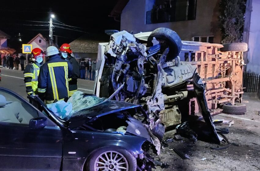  FOTO: Bărbat încarcerat în urma unui accident în Feldru!