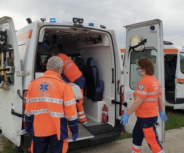  Un bărbat din Șirioara a căzut de la patru metri înălțime