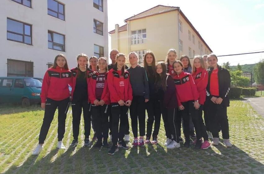  Junioarele LPS Bistrița participă la Campionatul Național de handbal de la Turda