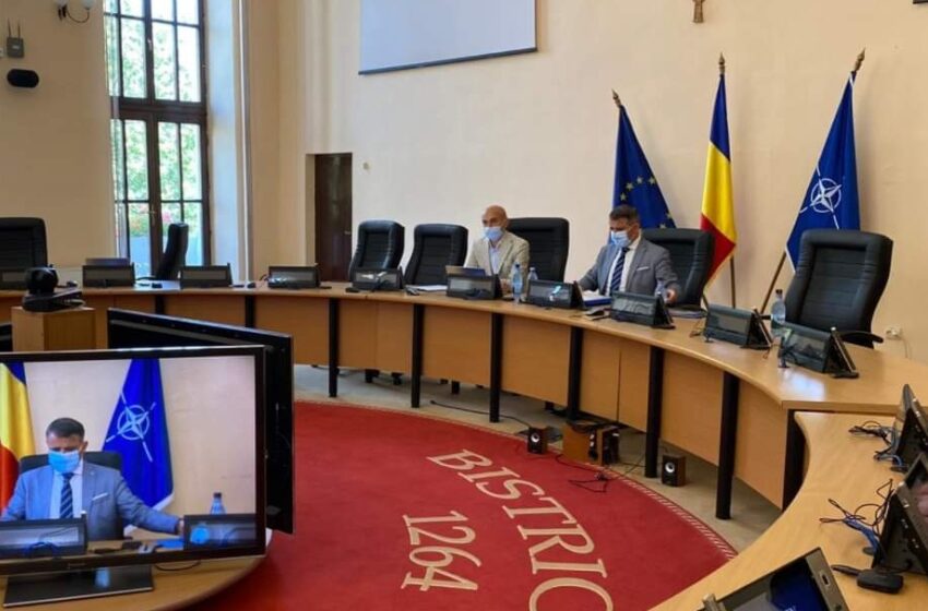  Iluminatul public al orașului, pe mâini bune. Ioan Turc a semnat contractul cu o firmă din Timișoara