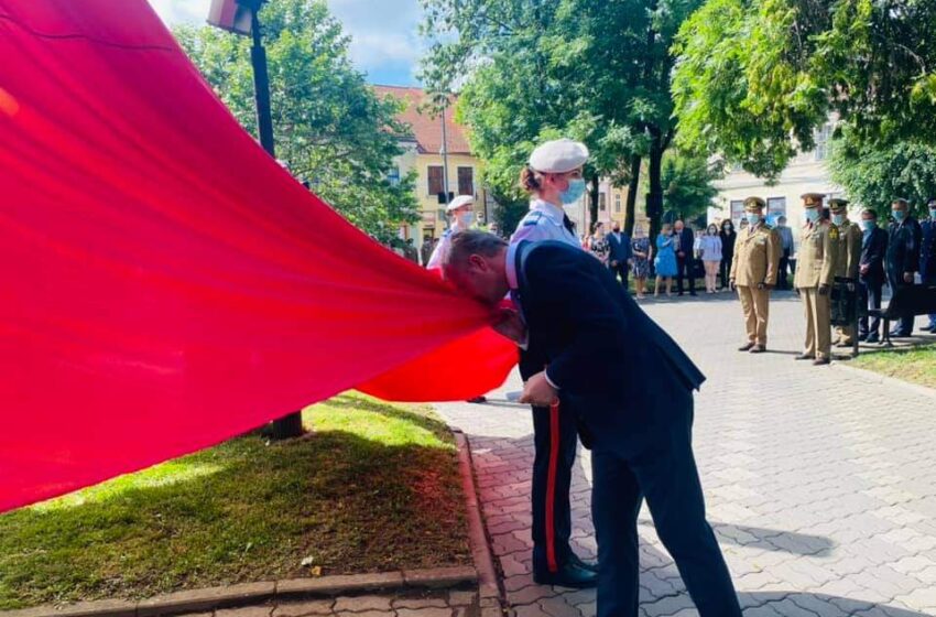  Prefectul Stelian Dolha : La mulți ani României, la mulți ani tricolorului nostru!