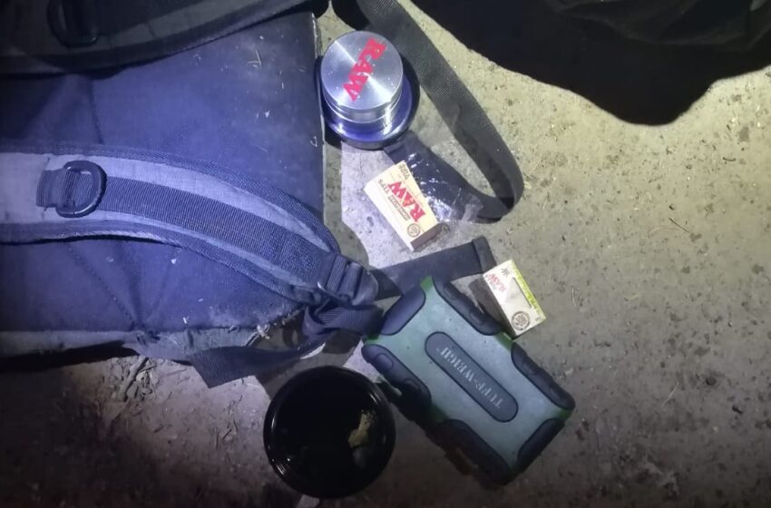  Tineri prinși cu droguri în miez de noapte de către jandarmii montani din Colibița