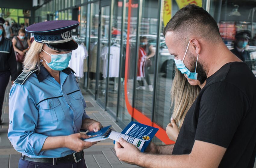  Flashmob în zona B1 Mall Bistrița: Campanie de prevenire a furturilor din locuință (FOTO)