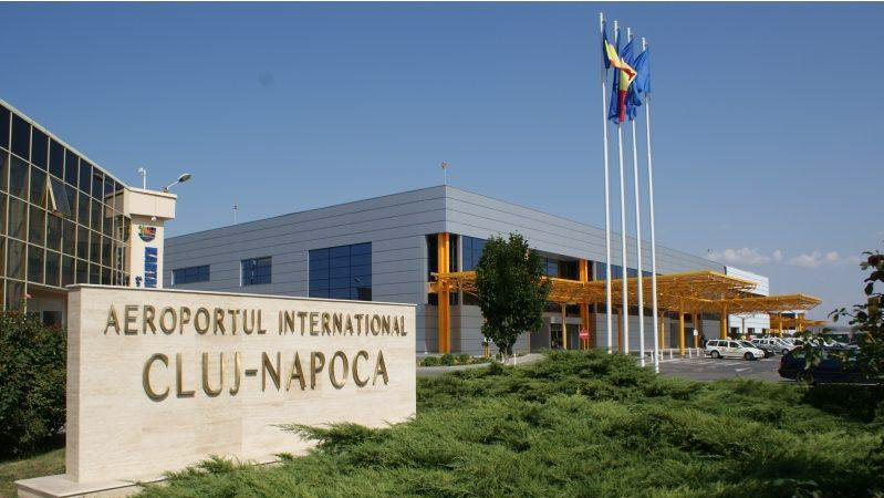  Doi bistrițeni  s-au ales cu dosar penal după ce au prezentat pe aeroportul din Cluj teste covid false !