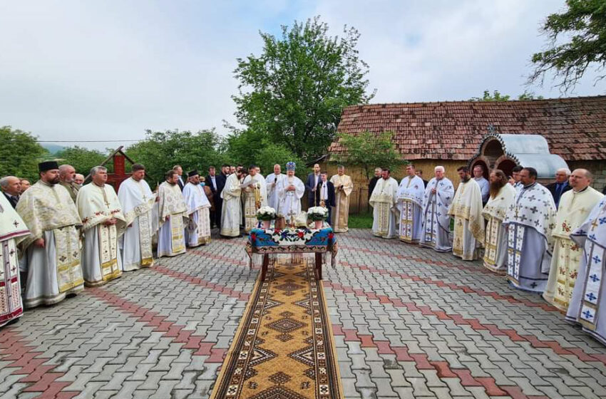  Înaltpreasfințitul Părinte Andrei a resfințit biserica parohială din Figa, cu hramul „Sfinții Arhangheli Mihail și Gavriil”