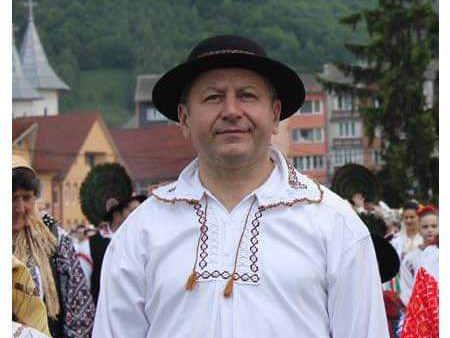  Emil Radu Moldovan: De Ziua Universală a IEI, purtăm cu mândrIE acest veșmânt care este un simbol naţional