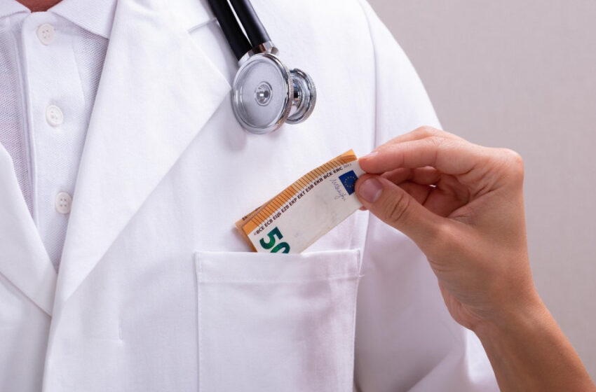  STATISTICĂ – 1  DIN 5 ROMÂNI DĂ ȘPAGĂ LA MEDICI. SUNTEM PE PRIMUL LOC ÎN TOPUL UE AL MITEI