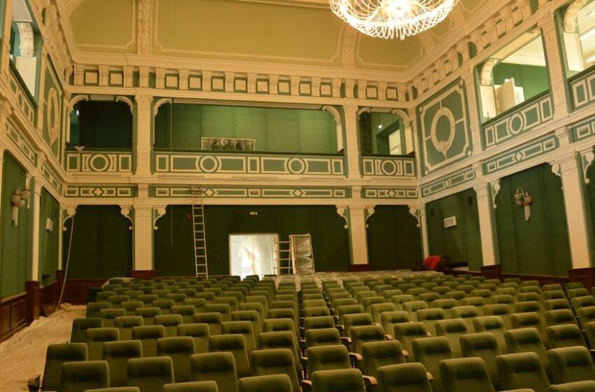  Bistrița: Spectacol ,,Parade. Nașterea Suprarealismului” sau sfidarea logicii