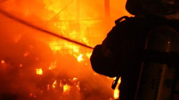  Incendiu în localitatea Valea Vinului. Din păcate persoana aflată în imobil a decedat
