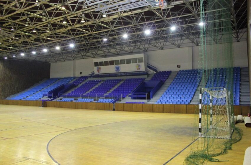  (VIDEO) Lucrările sunt în toi, la noua Sală Polivalentă din complexul Sportiv Unirea