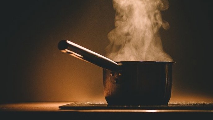  Apel 112: Un copilaș de 1 an s-a ars cu apă clocotită dintr-o găleată. A fost preluat de un echipaj SMURD