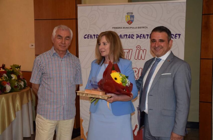 Primarul Ioan Turc : CeTin din subordinea Primăriei municipiului, prin serviciul Educație-Tineret, este un veritabil liant între administraţia locală şi societatea civilă