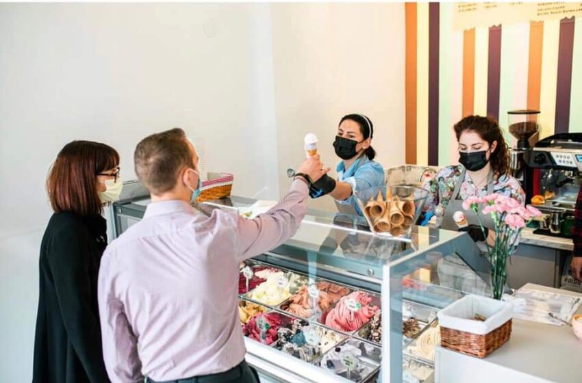  Esti interesat/ă  de un job pe perioada verii? Gelateria Aniela Beclean face angajări