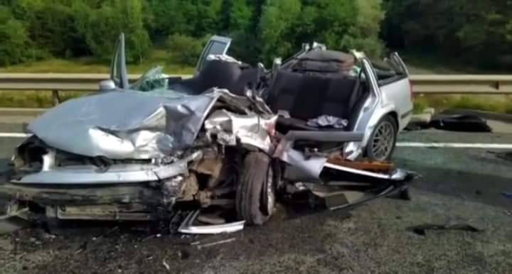  (VEZI FOTO) Imagini de groază  !  Un măierean implicat într-un accident din județul  Cluj