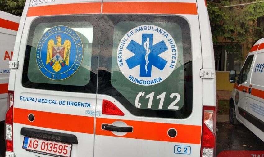  SAJ BN: Un bărbat a fost găsit decedat într-o mașină, pe o stradă din Bistrița