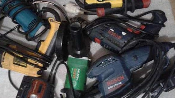  Un tânăr a furat unelte electrice dintr-o curte din Tureac. S-a ales cu dosar penal