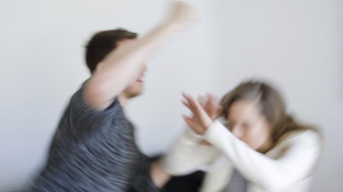  Campania ,,Nu Ești Singură în Lupta cu Abuzurile”! Linia telefonică și o aplicație, readuse în atenția publicului