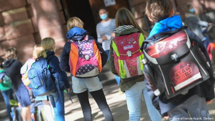  Încă două săptămâni până la începerea școlii! Sunt permise festivitățile