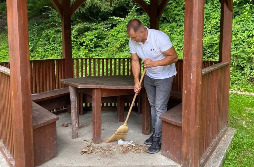  (FOTO) Acțiune de curățenie în zona Izvorului de la Borcut! Drumul din Târlișua spre munții Țibleș a fost reparat