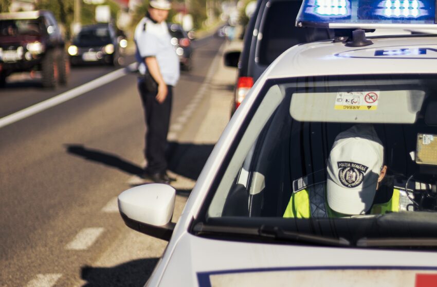  Doi tineri prinși în Sângeorz-Băi cu mai multe tipuri de droguri în mașină! Șoferul a fost testat pozitiv pentru cannabis