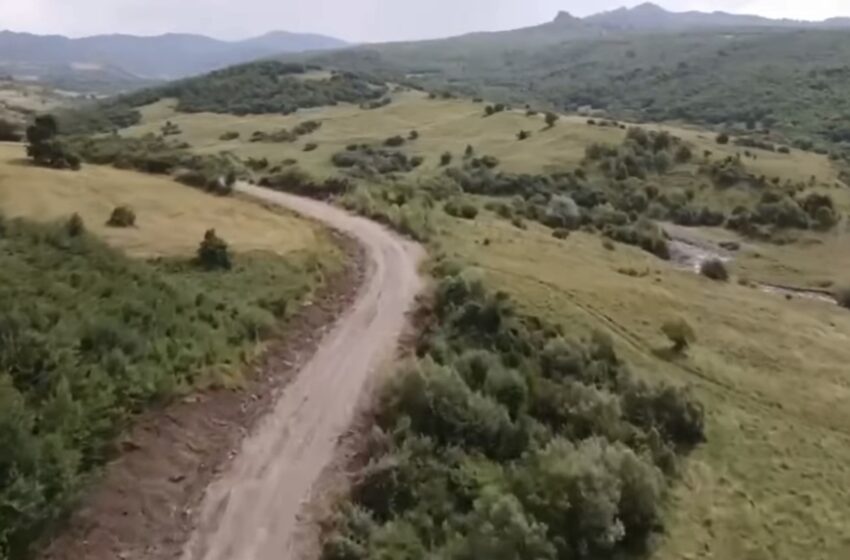 (VIDEO) Lucrările de modernizare a drumului care leagă Satu Nou de Cușma, în plină desfășurare!