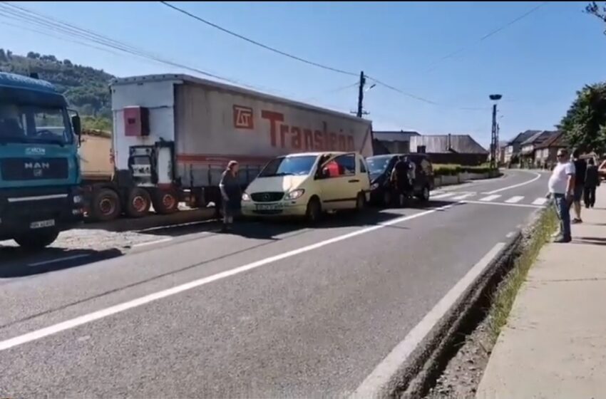  Accident la Liviu Rebreanu ! Un bărbat este transportat la spital!