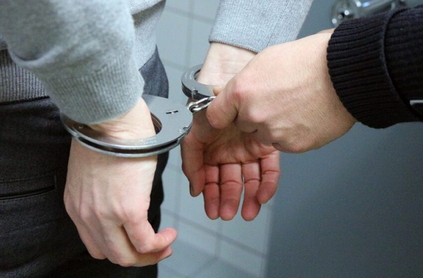  Trei bărbați au bătut o tânără din Ocnița și i-au luat copilul în vârstă de un an