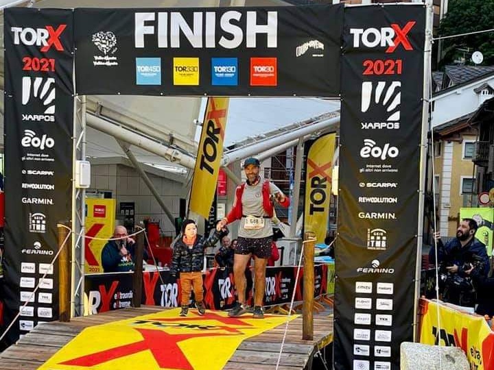  VICTORIE: Tibi Ușeriu a încheiat cu succes competiția ,,Tor des Geants”: ,,Am trecut linia de finish de mână cu fiul meu, David”!