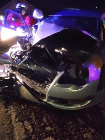  (FOTO) Accident între un autoturism și un autotren, în Unirea!