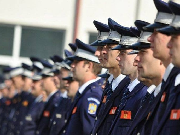  IPJ BN scoate la concurs 12 posturi de agenți și ofițeri de poliție prin încadrare directă!