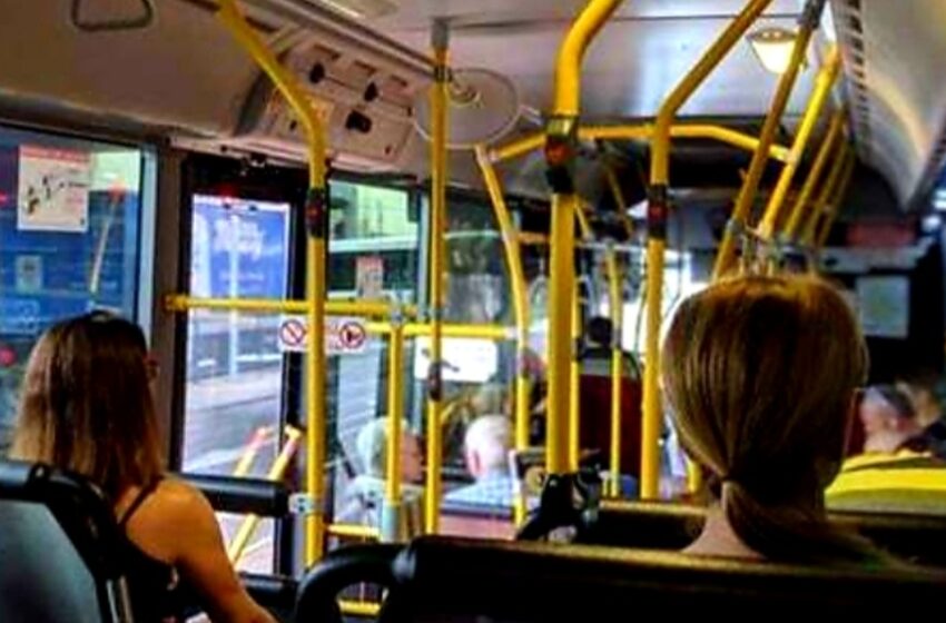  Președintele Klaus Iohannis a dat UNDĂ VERDE! Elevii din învăţământul primar vor beneficia de transport gratuit la şcoală