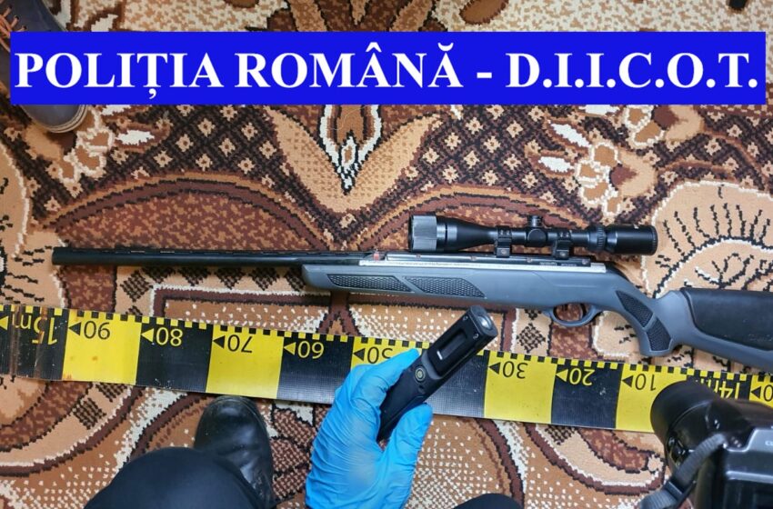  DIICOT: Armă letală, ridicată în urma unor percheziții! Șapte persoane au fost audiate