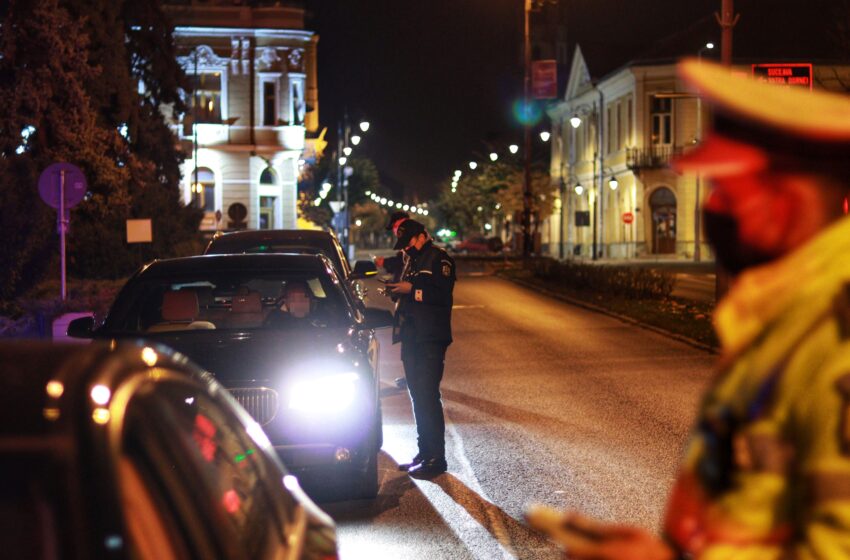  Polițiștii întețesc controalele! Peste 500 de persoane aflate în izolare și aproape 400 în carantină, verificate!