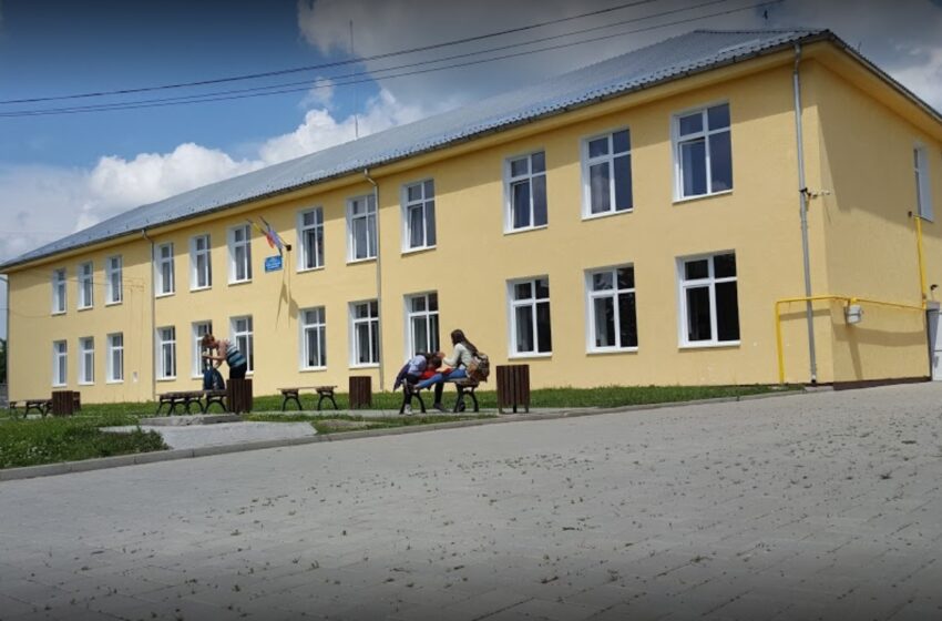  Școala Gimnazială Șieu – Măgheruș va avea, din luna decembrie, dependență energetică! Microbuzele școlare se vor putea încărca electric