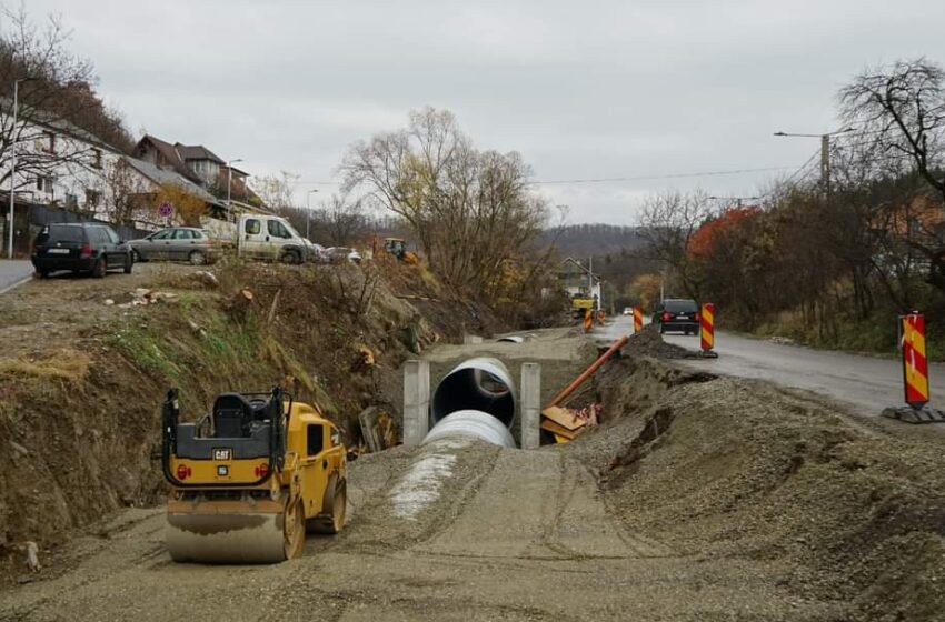  Lucrările pe strada Valea Jelnei continuă! Traficul va fi deviat toată săptămâna