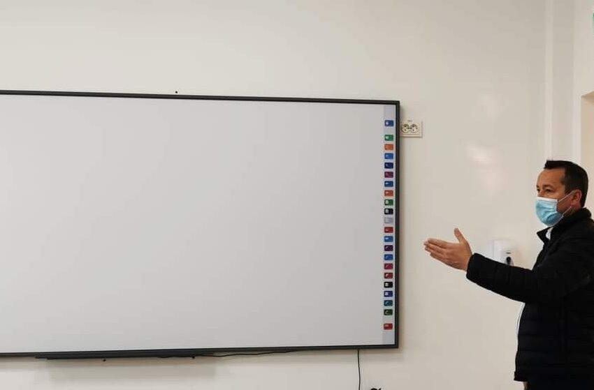  Liceul „Radu Petrescu” din Prundu Bârgăului, dotat cu sisteme moderne! Table intelingente în fiecare clasă și tablete pentru elevi