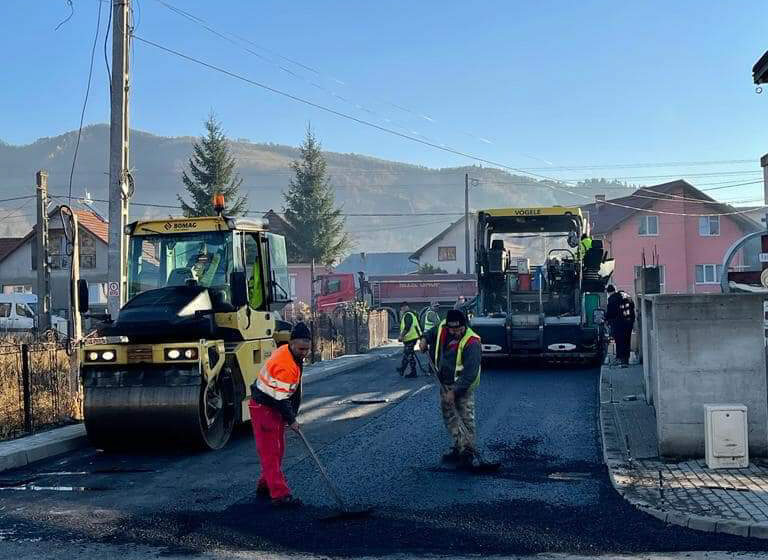  Cum se lucrează pe șantierele din Sângeorz-Băi? Vă spunem noi: cu spor!! (FOTO)