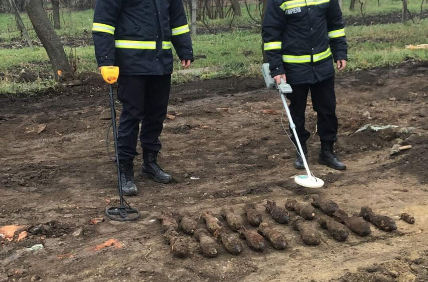  Echipa pirotehnica a ISU BN a descoperit 17 bombe de aruncător în Reteag