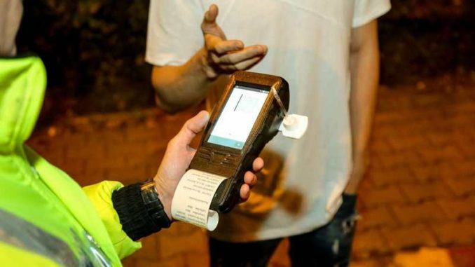  Tânăr de 19 ani prins drogat la volan, pe o stradă din Bistrița