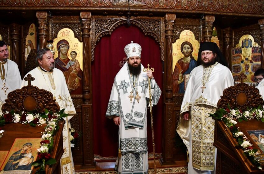  Episcopul Benedict Bistrițeanul, de Sf. Spiridon, la hramul Mănăstirii Strâmba
