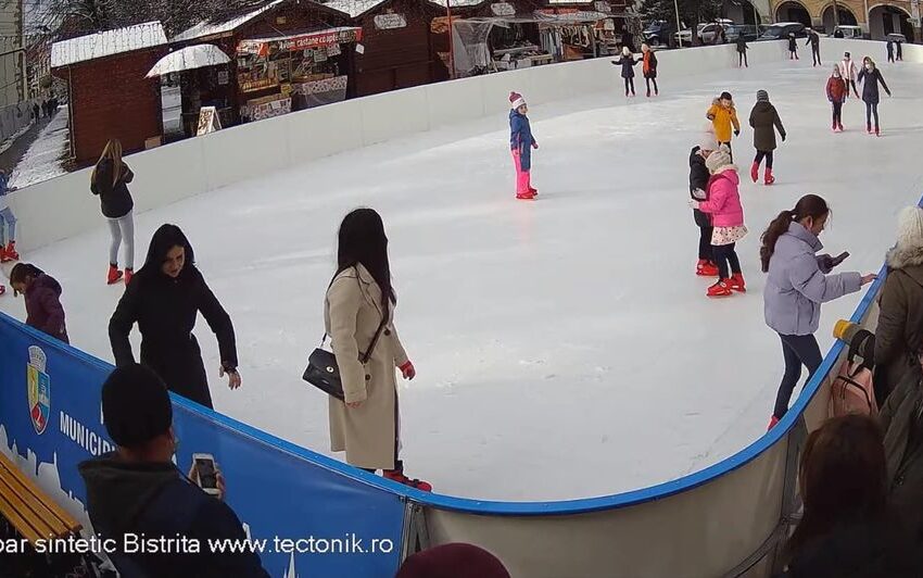  Program special de Crăciun la patinoar!