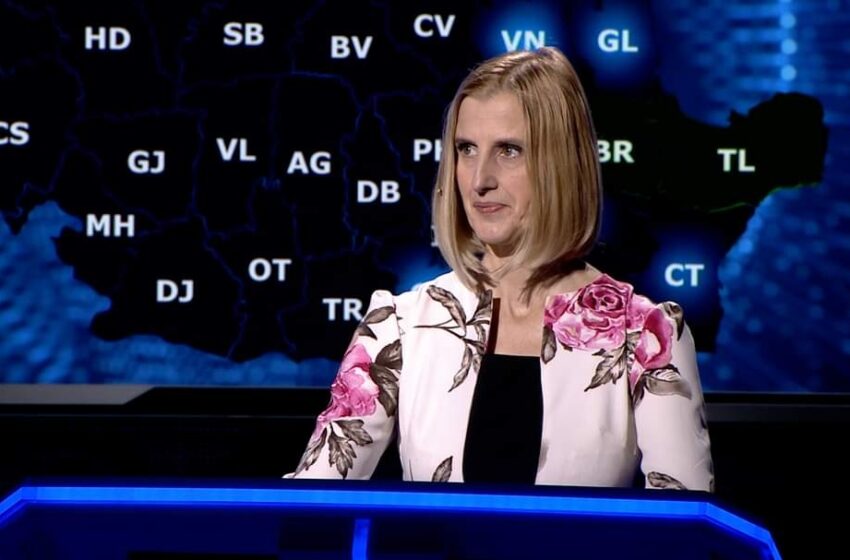  (VIDEO) Crina Peter, profesoară de geografie la un liceu din Bistrița, prezentă în emisiunea de cultură generală ,,Câștigă România” de pe TVR2