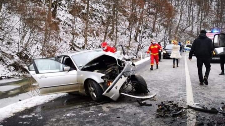  Accident grav între localitățile Romuli și Fiad. Unul dintre șoferi a decedat