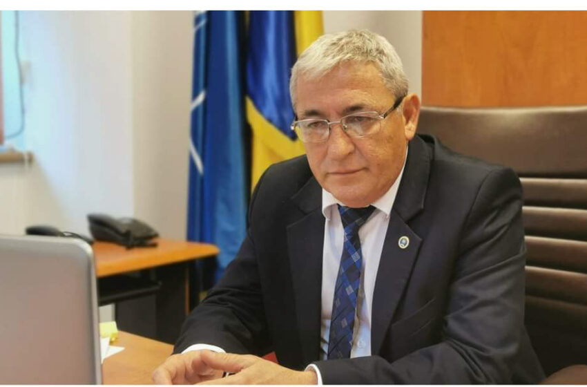  Terente Ciui, secretar de stat la Ministerul Economiei : Vă  doresc să  vă bucurați de multă sănătate , încredere și speranță  ! Crăciun fericit  !
