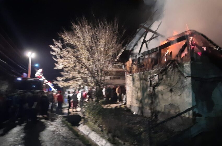 Un tânăr din Lunca reținut de polițiști, după ce ar fi dat foc unei case, intenționat