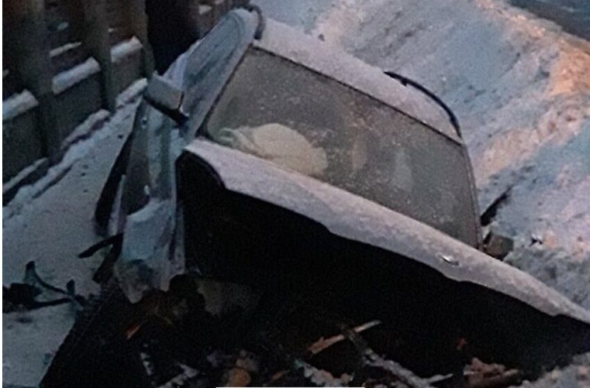  Tiha Bârgăului. O șoferiță implicată într-un accident a fugit de la fața locului, lăsând mașina acolo
