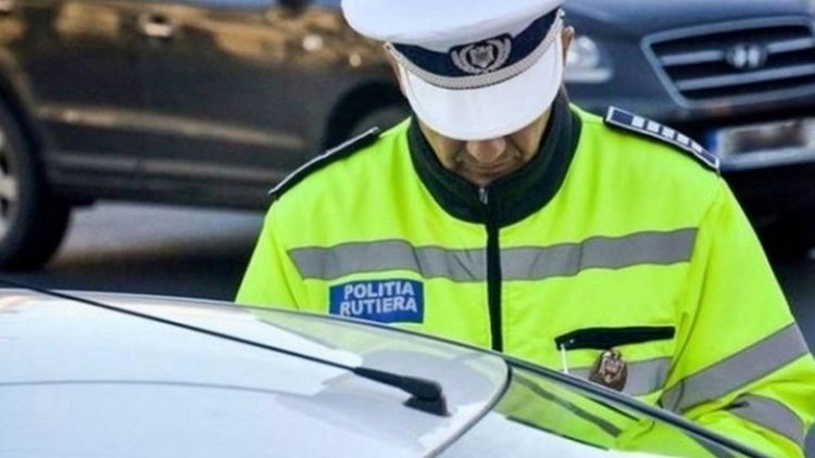  Un tânăr din Salva beat și fără permis, la plimbare cu mașina unui prieten radiată din circulație de anul trecut și cu numere false de înmatriculare