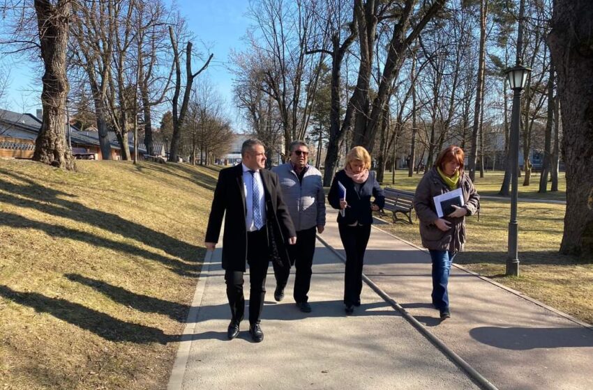  Parcul ,,Regele Mihai I”, mai animat din acest sezon! Trenuleț electric, trambulină bungee și spații de joacă extinse