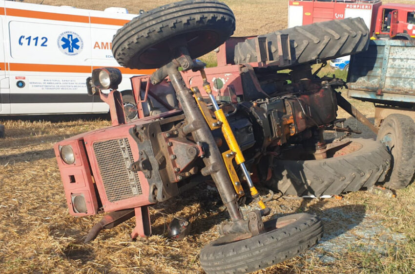  REBRA: Un bărbat de 36 de ani a murit după ce s-a răsturnat cu tractorul