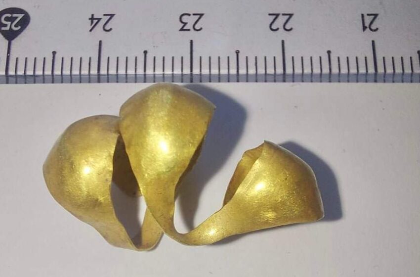  Obiect din epoca bronzului, descoperit de un sătean din comuna Matei, în timp ce lucra pământul